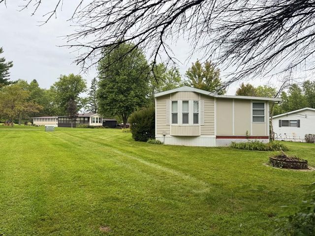 413 Skyline Drive, Edgerton, WI 53534