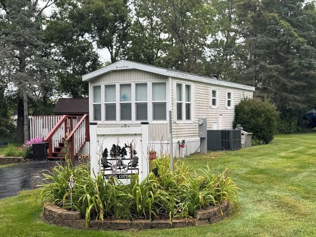 413 Skyline Drive, Edgerton, WI 53534