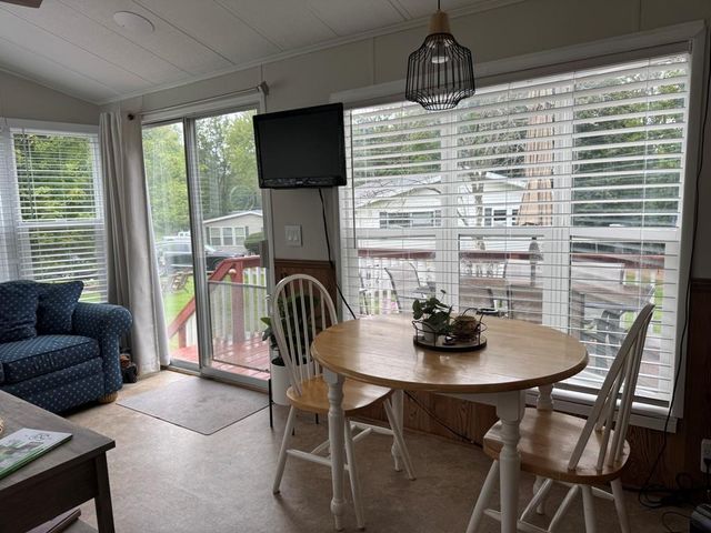 413 Skyline Drive, Edgerton, WI 53534