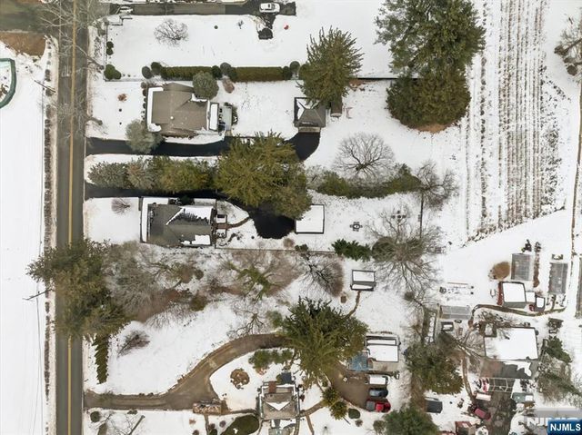 138 Chestnut Ridge Road, Saddle River, NJ 07458