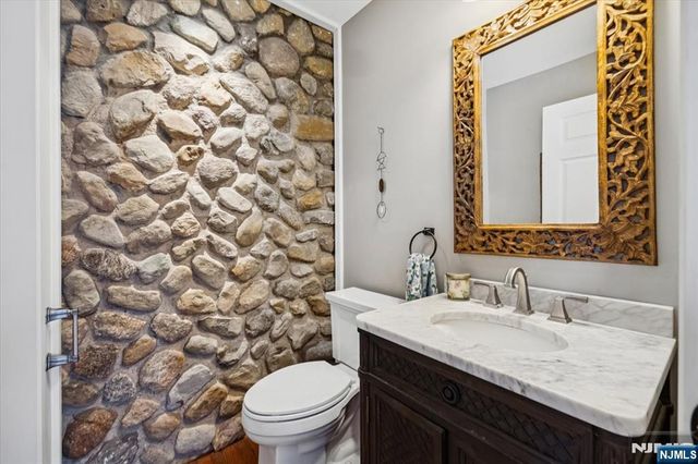 138 Chestnut Ridge Road, Saddle River, NJ 07458