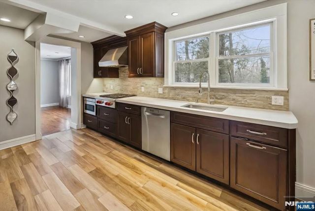 138 Chestnut Ridge Road, Saddle River, NJ 07458