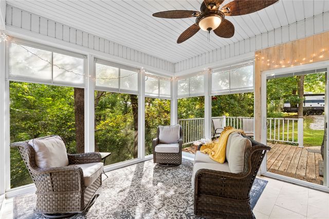 3256 Meadow Ridge Rd NE, Solon, IA 52333