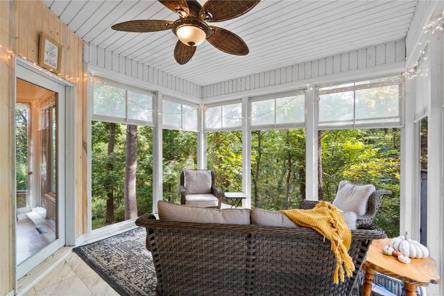 3256 Meadow Ridge Rd NE, Solon, IA 52333