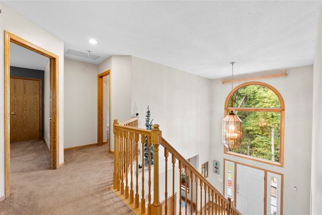 3256 Meadow Ridge Rd NE, Solon, IA 52333