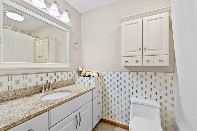 3256 Meadow Ridge Rd NE, Solon, IA 52333