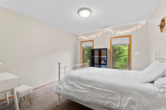 3256 Meadow Ridge Rd NE, Solon, IA 52333