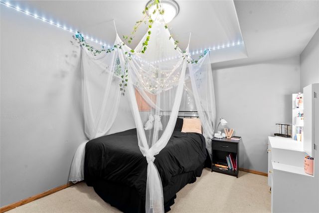 3256 Meadow Ridge Rd NE, Solon, IA 52333