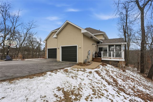 3256 Meadow Ridge Rd NE, Solon, IA 52333
