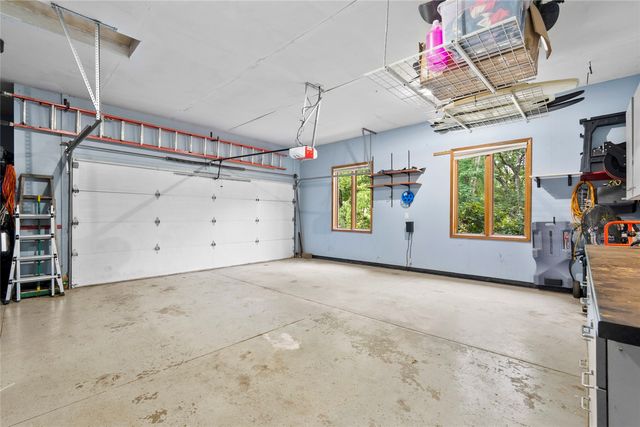 3256 Meadow Ridge Rd NE, Solon, IA 52333