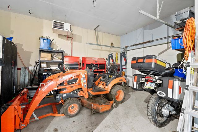 3256 Meadow Ridge Rd NE, Solon, IA 52333