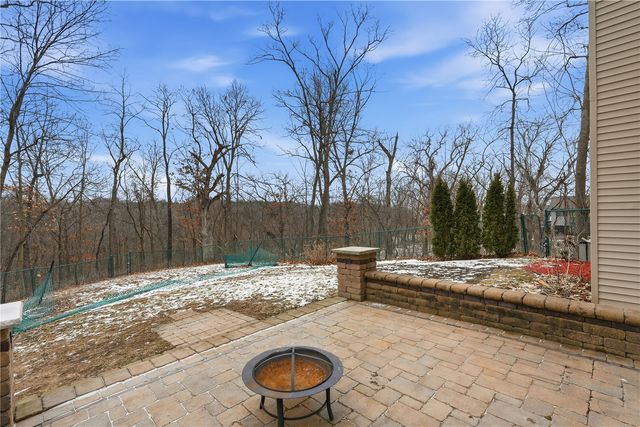 3256 Meadow Ridge Rd NE, Solon, IA 52333