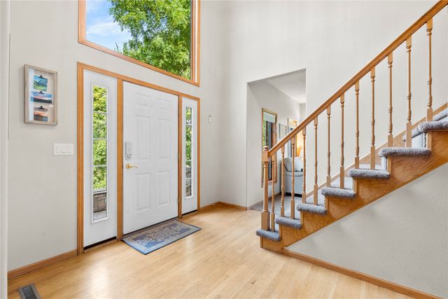 3256 Meadow Ridge Rd NE, Solon, IA 52333