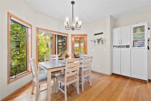 3256 Meadow Ridge Rd NE, Solon, IA 52333