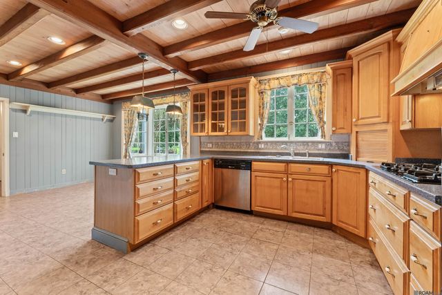 658 Nelson Dr, Baton Rouge, LA 70808