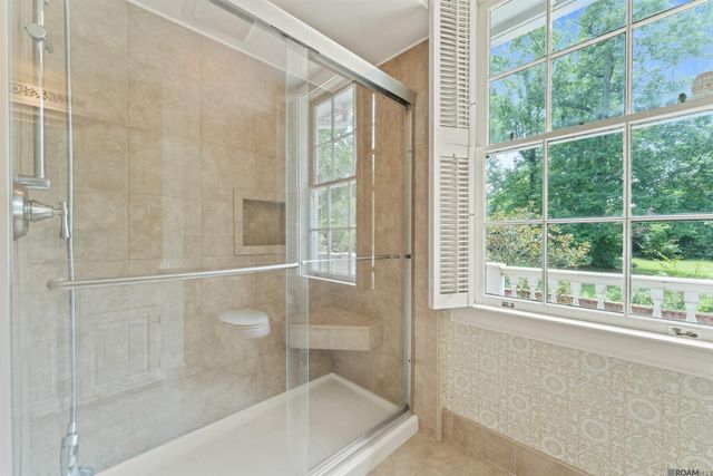 658 Nelson Dr, Baton Rouge, LA 70808