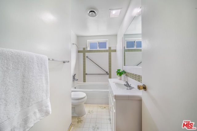 3028 Yale Avenue, Marina Del Rey, CA 90292