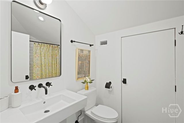 415 Whitaker Street, Savannah, GA 31401