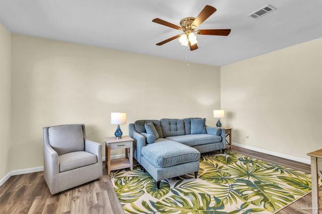 1172 New Haven Dr, Cantonment, FL 32533