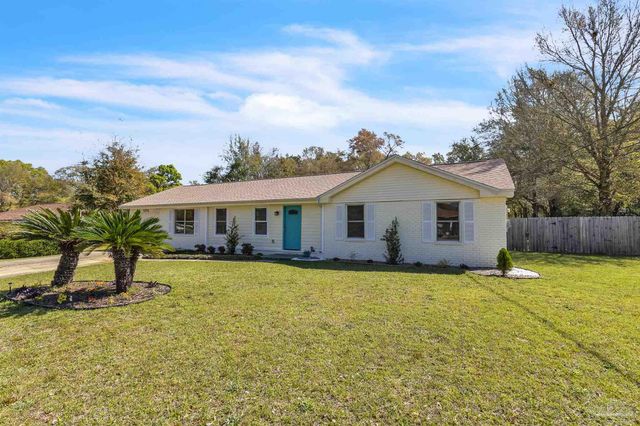 1172 New Haven Dr, Cantonment, FL 32533