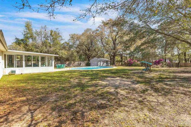 1172 New Haven Dr, Cantonment, FL 32533