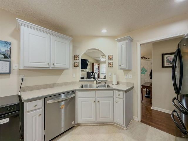 212 RAINBOW Lane, Winder, GA 30680