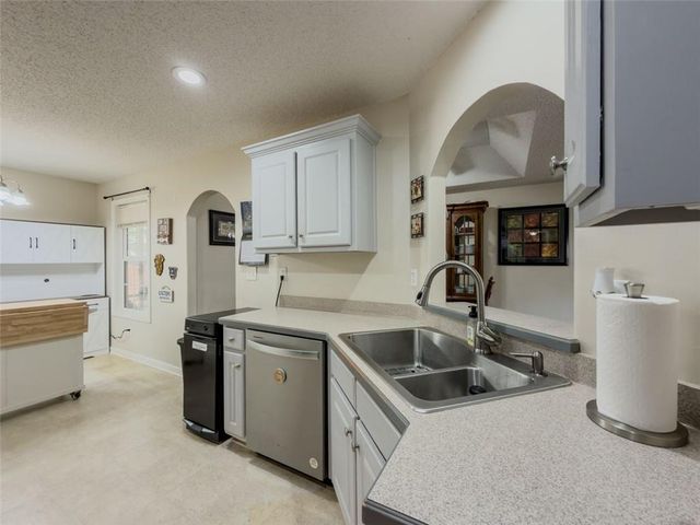 212 RAINBOW Lane, Winder, GA 30680