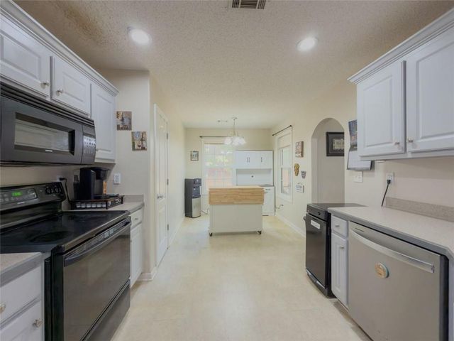 212 RAINBOW Lane, Winder, GA 30680