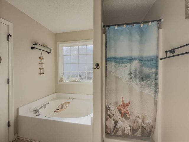 212 RAINBOW Lane, Winder, GA 30680