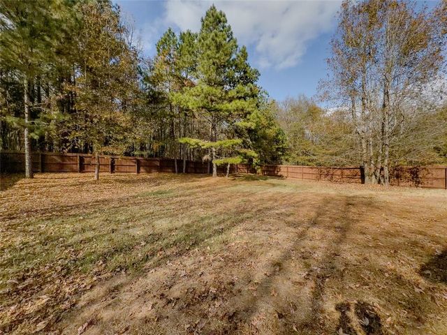 212 RAINBOW Lane, Winder, GA 30680