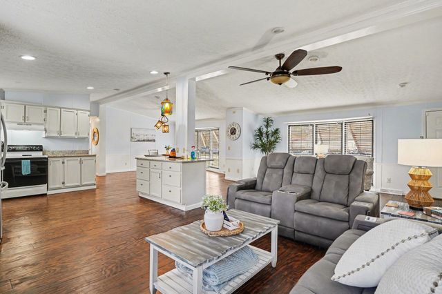 784 Lewis Ln., Murrells Inlet, SC 29576