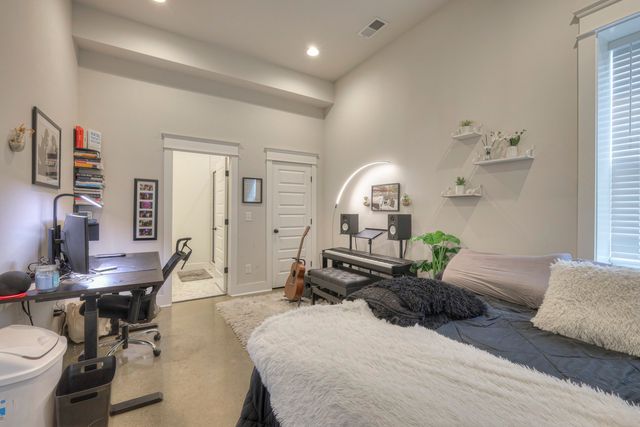 901 Curdwood Blvd, Nashville, TN 37216