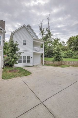 901 Curdwood Blvd, Nashville, TN 37216
