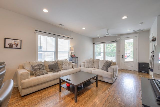 901 Curdwood Blvd, Nashville, TN 37216