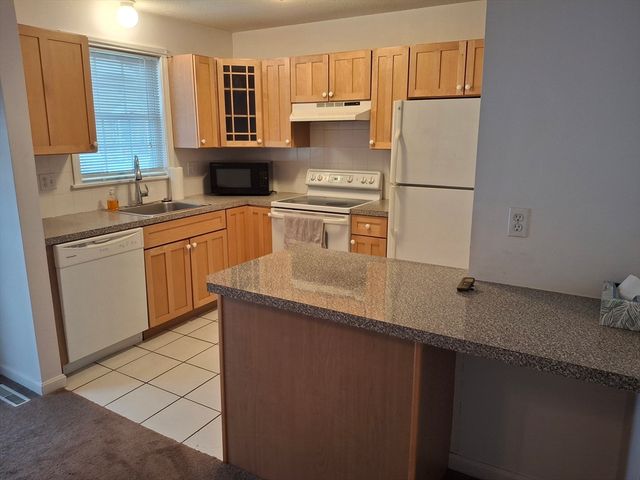 3072 Main St. 3072, Palmer, MA 01069