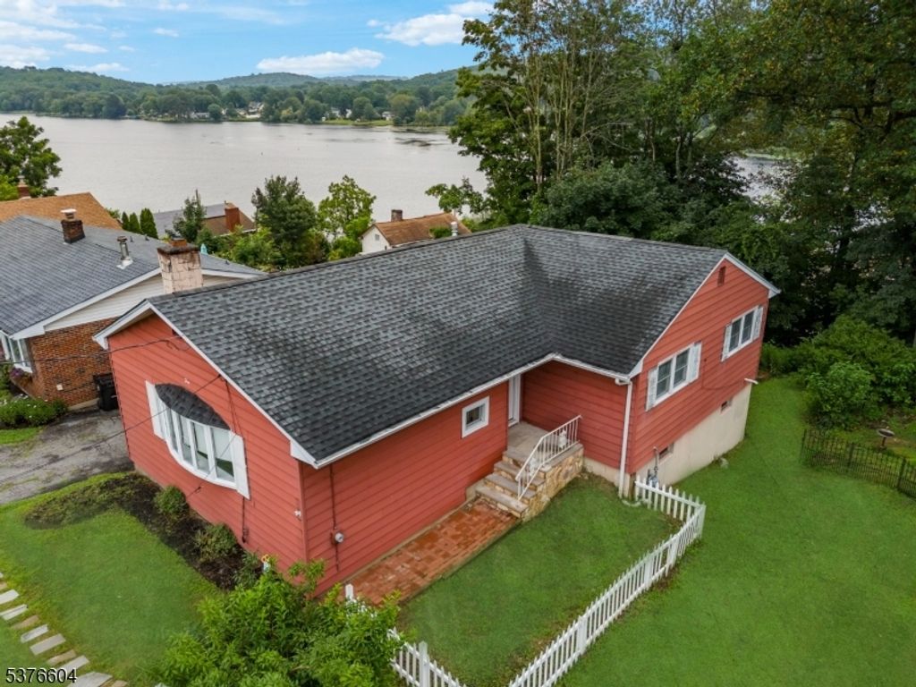 5 Hillside Ave, Netcong Boro, NJ 07857