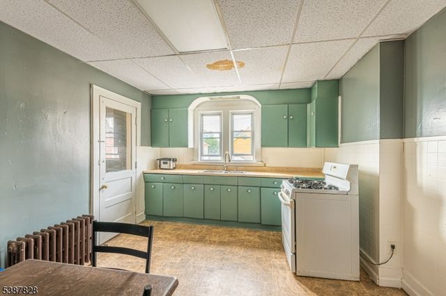 36 Fulton St, Phillipsburg Town, NJ 08865