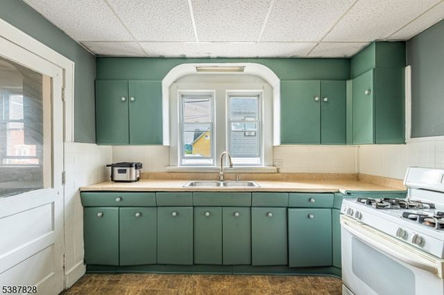 36 Fulton St, Phillipsburg Town, NJ 08865