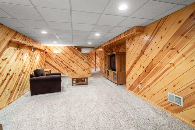 N70W23439 Prides ROAD, Sussex, WI 53089