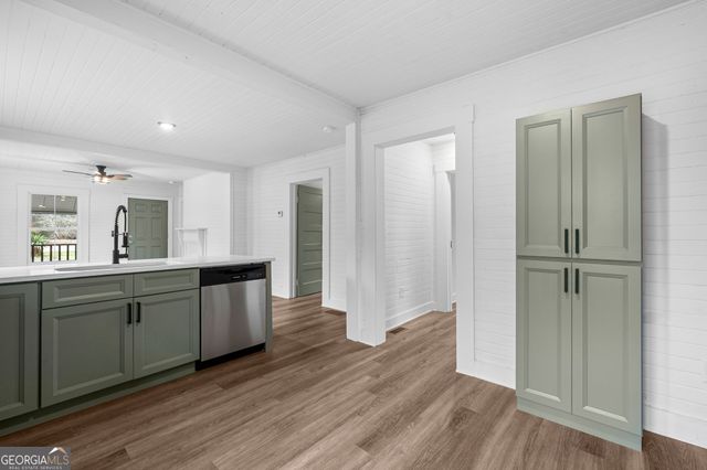 802 E McIntosh Road, Griffin, GA 30223