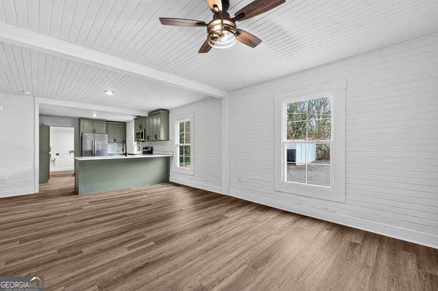 802 E McIntosh Road, Griffin, GA 30223