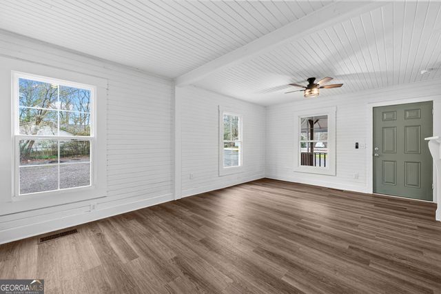 802 E McIntosh Road, Griffin, GA 30223