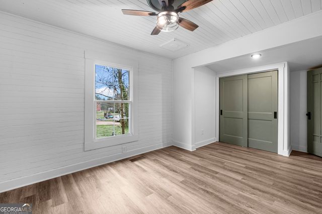 802 E McIntosh Road, Griffin, GA 30223