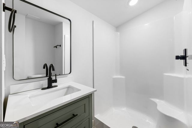 802 E McIntosh Road, Griffin, GA 30223