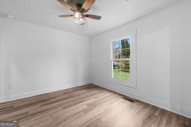 802 E McIntosh Road, Griffin, GA 30223