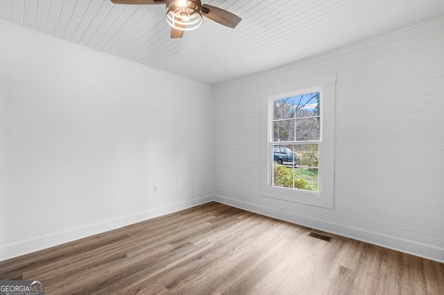 802 E McIntosh Road, Griffin, GA 30223