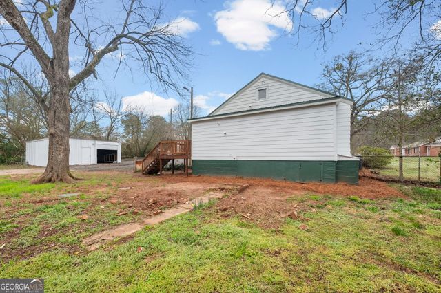 802 E McIntosh Road, Griffin, GA 30223