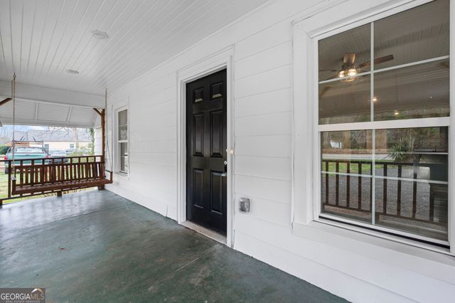 802 E McIntosh Road, Griffin, GA 30223