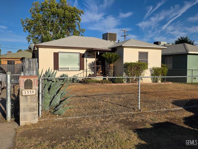 1339 Castaic Avenue, Bakersfield, CA 93308