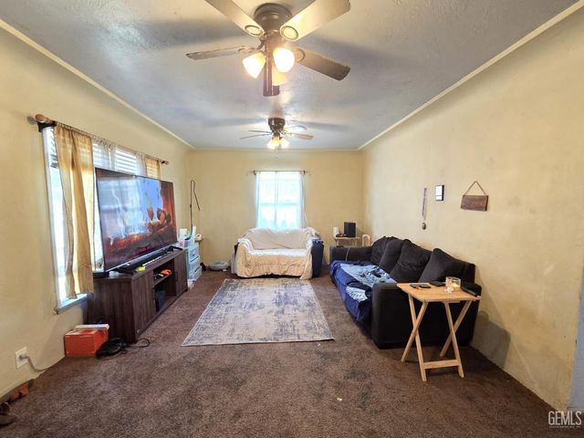 1339 Castaic Avenue, Bakersfield, CA 93308